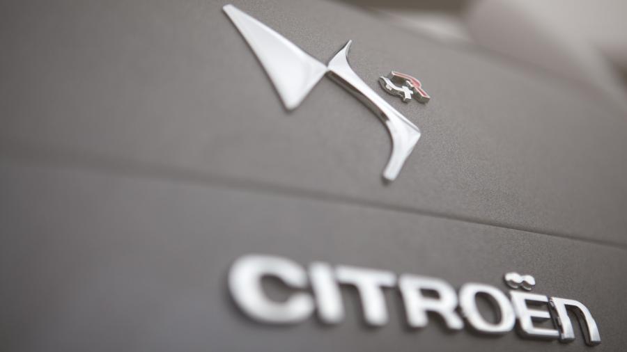  Citroen DS4 Racing Concept 2012 года  (фото 4 из 15)